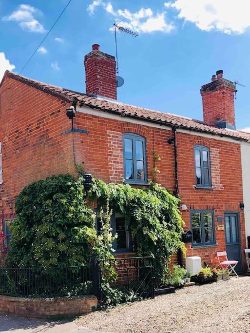 The Town House Villa Aylsham Exterior photo